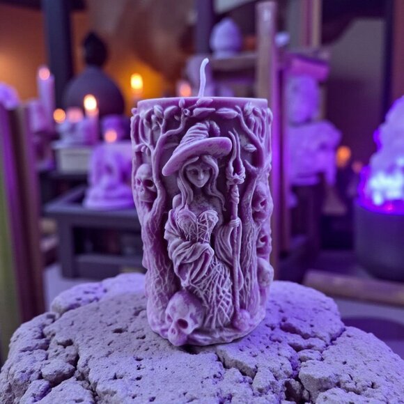 Handmade ✦ Witch & Skulls Candle ✦ Vanilla Brandy Soy Wax Gothic Decor Halloween - Picture 1 of 8